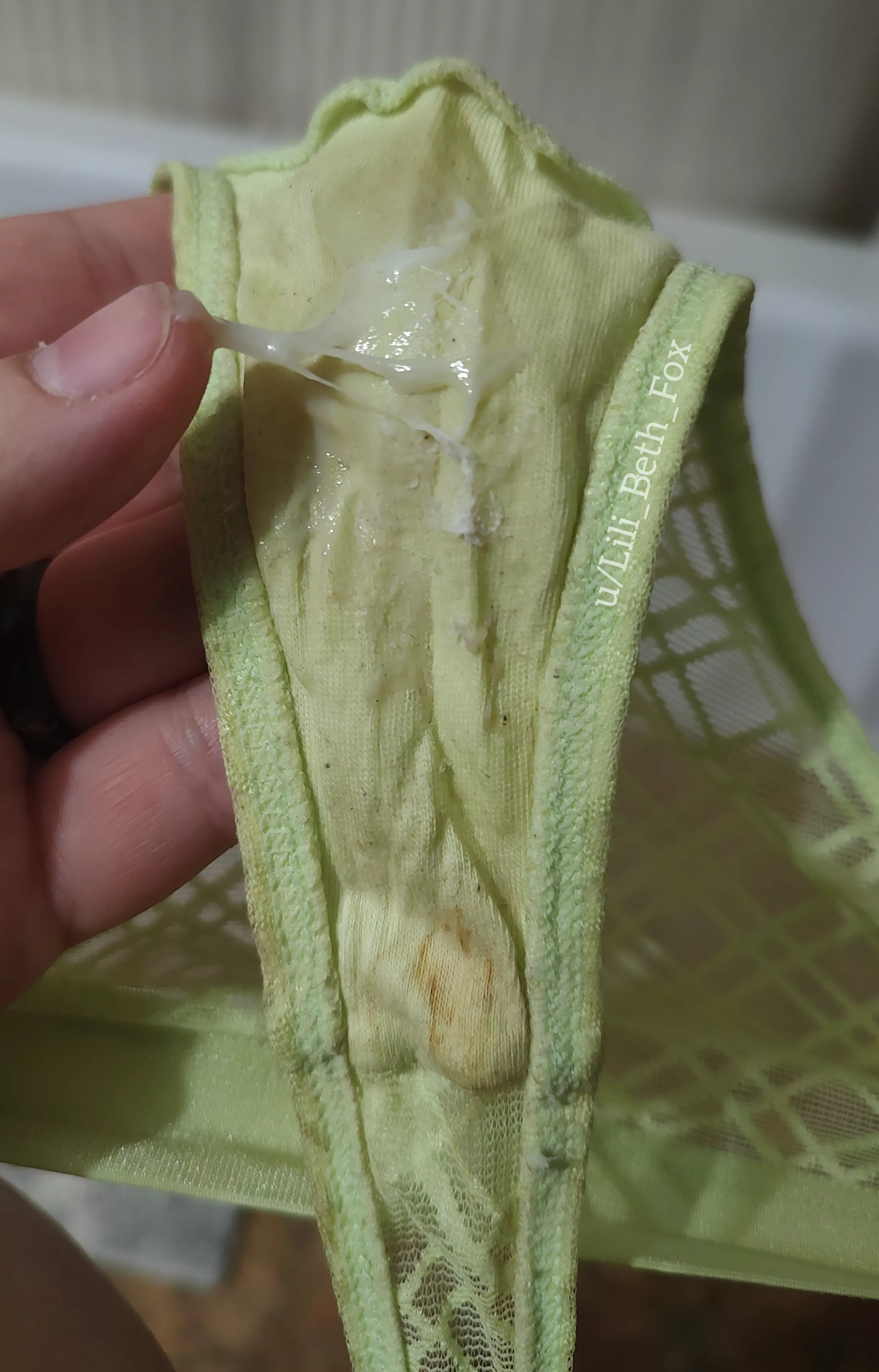 [Selling] My 2 and 3 day wears are sweet and potent! Green pairs in sale, March wears still available!