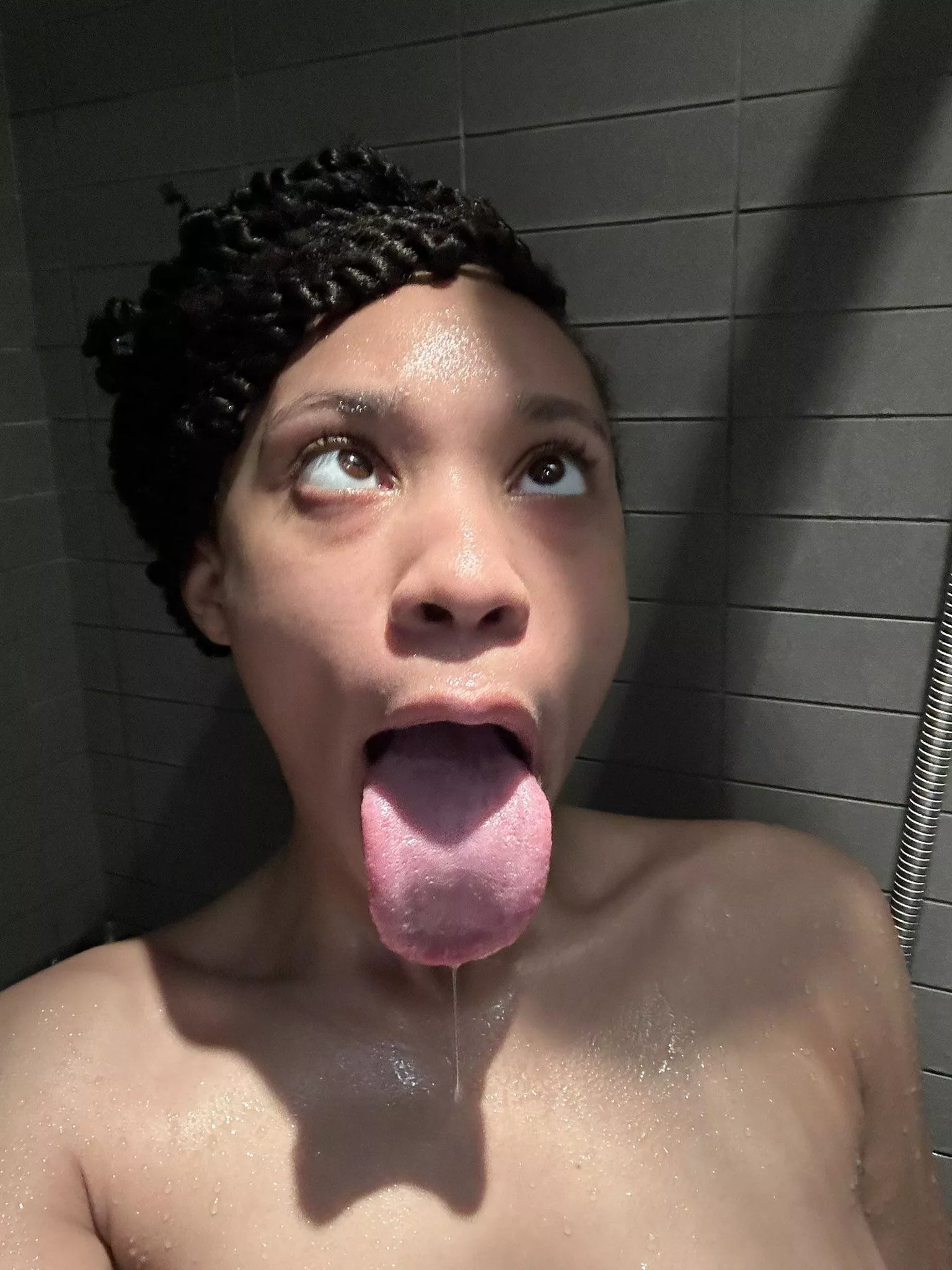 When the tongue comes out, get cumming!