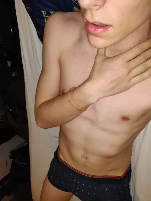 18, fit/muscular+++, verbal++, big dick++ sc: somehornydude18