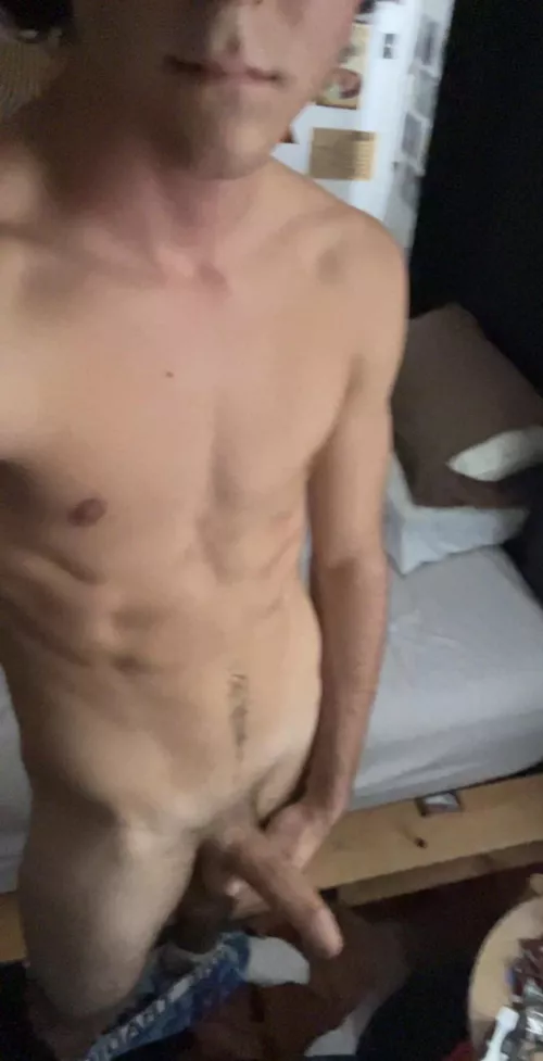 18 need a muscle daddy to show me how it’s done x