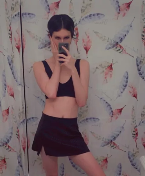 1st post here! Don’t know if I fit here. I really like wearing cute tops with a skirt, what about you? 💙🖤💜