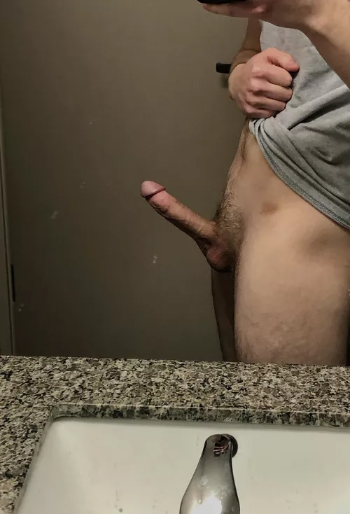 [22] Morning wood always looks best on a big cut cock ☀️🪵