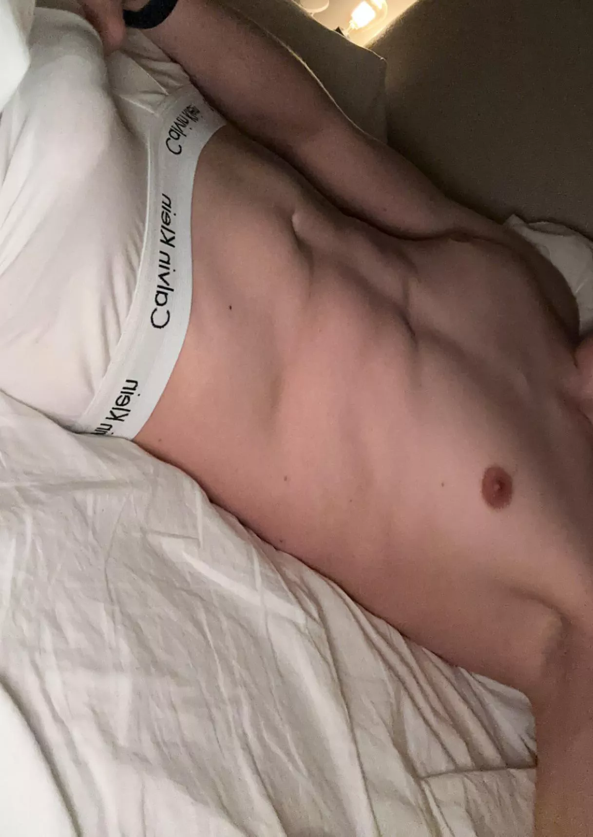 22M bi fit dom. Looking for twinks / subs. Show with face. Sc: h.fittwink