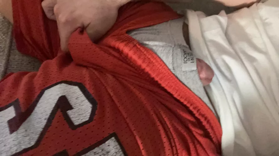 [32] any bro wanna play peekaboo?