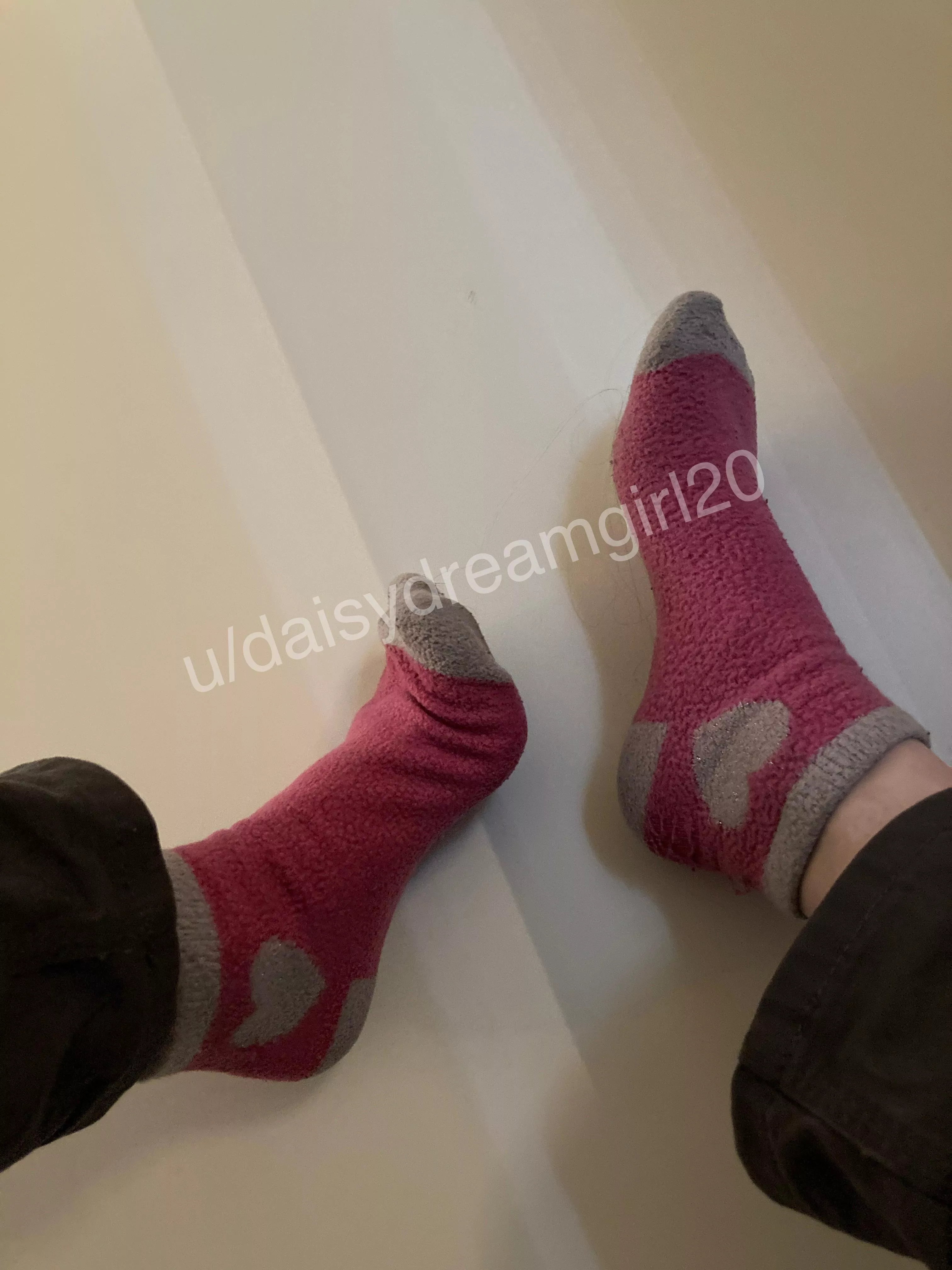 5 day wear fuzzy socks, they get so sweaty in my work boots [selling][us]