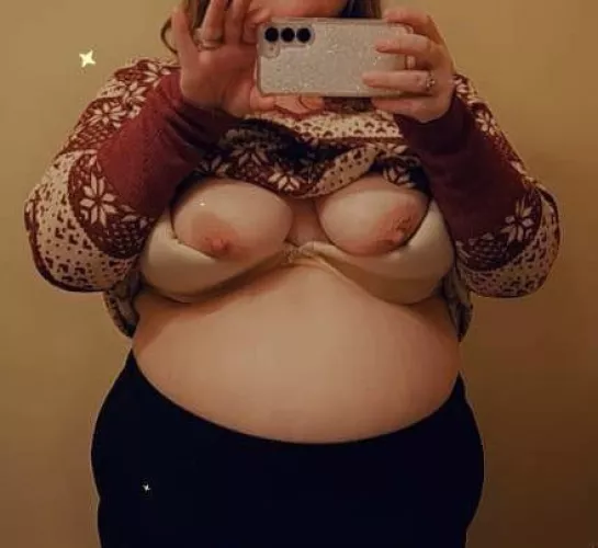 A quick boobie flash!