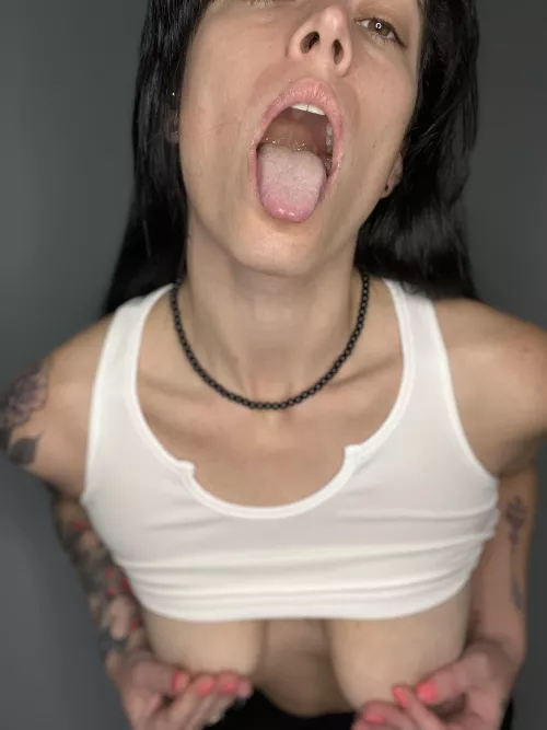 Aim for the back of my throat💦🤤