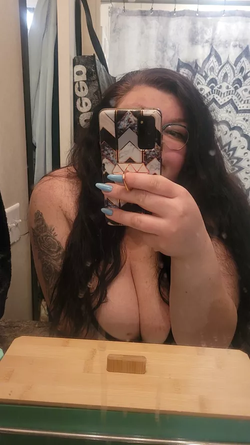 Any takers to bend me over this sink? 😘👅