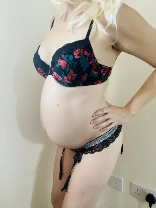 Anybody horny? I am! 😈😈😈😈