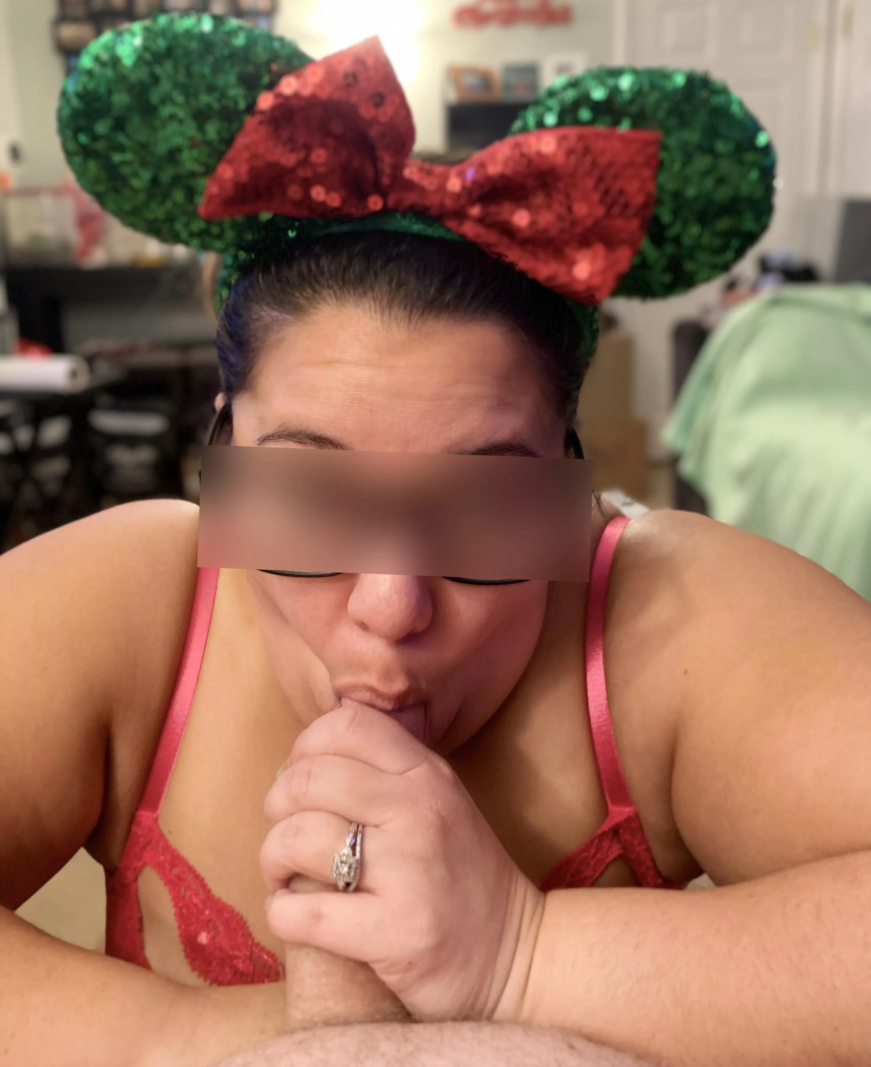 Blowjobs are more [f]un in mouse ears!