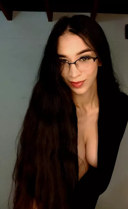 Come help me take this sweater off 🔥