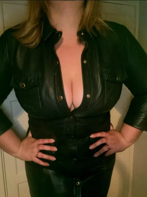 Hey, remember me? I've got new leather you might enjoy...