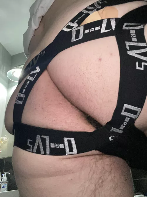 I want to be raped by a bbc in the gym shower.