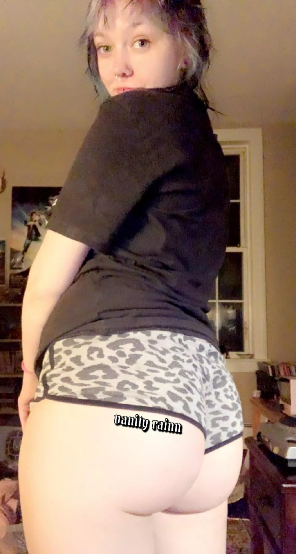 is my ass big enough to post here?