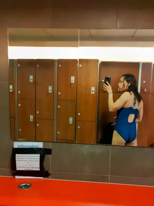 It was so hard taking these photos in the changeroom.