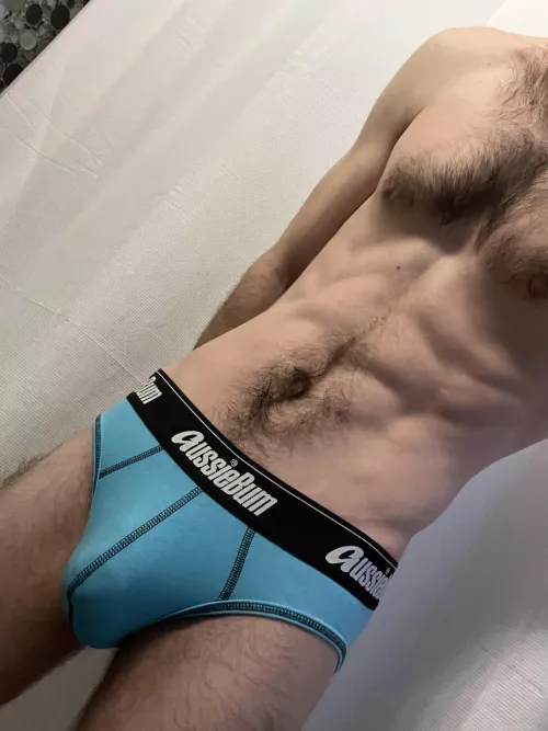 Just some bulge to end your Sunday right.
