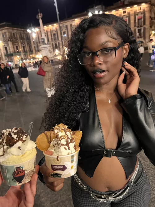 Let me shine for you, from Italy 🇮🇹🖤