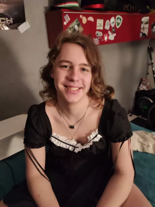 okay i honestly need oppinions, curly hair yes or no, cuz i cant decide wether i hate or love it