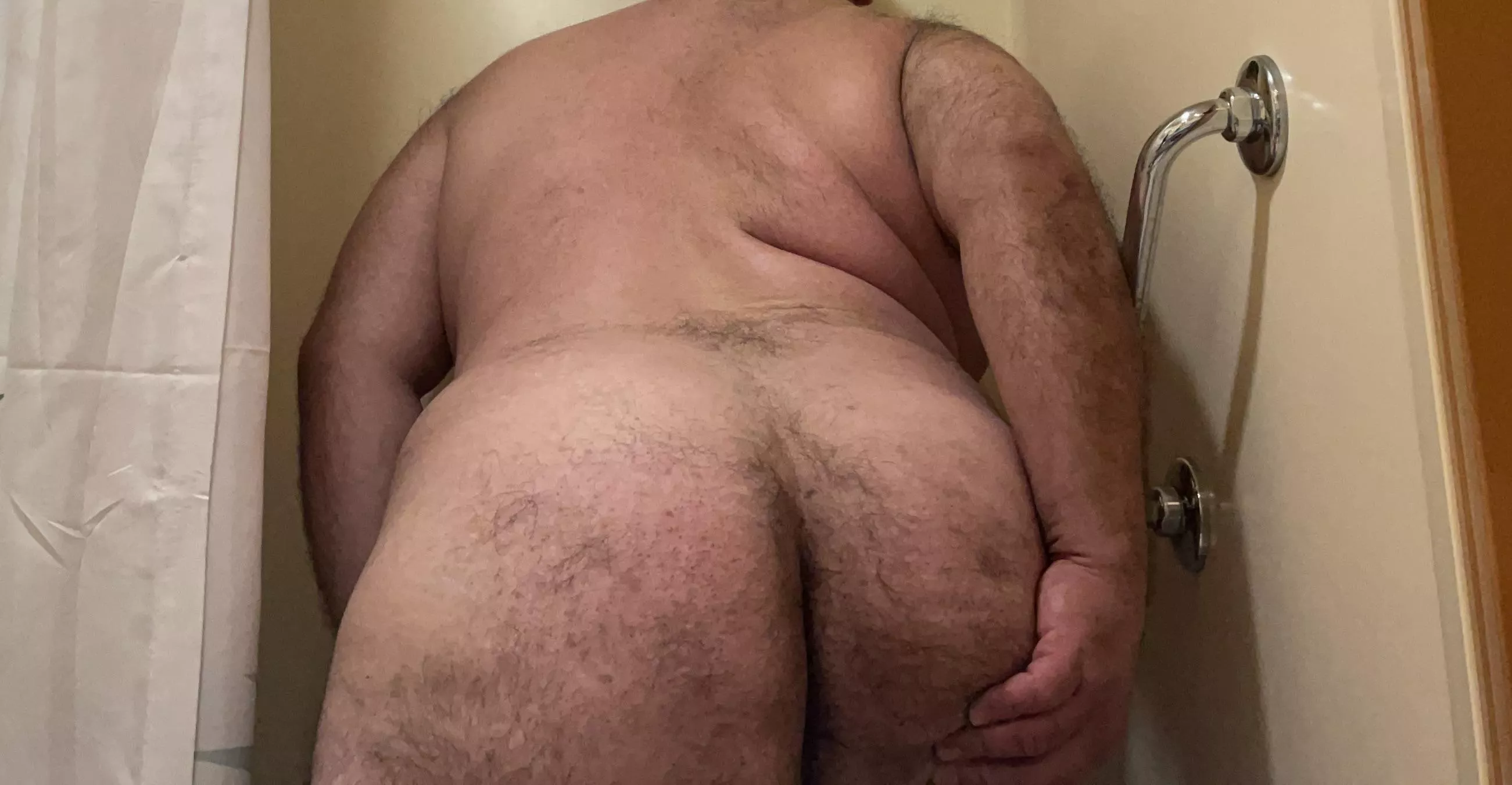 Vacation shower pictures. 😉😉😬