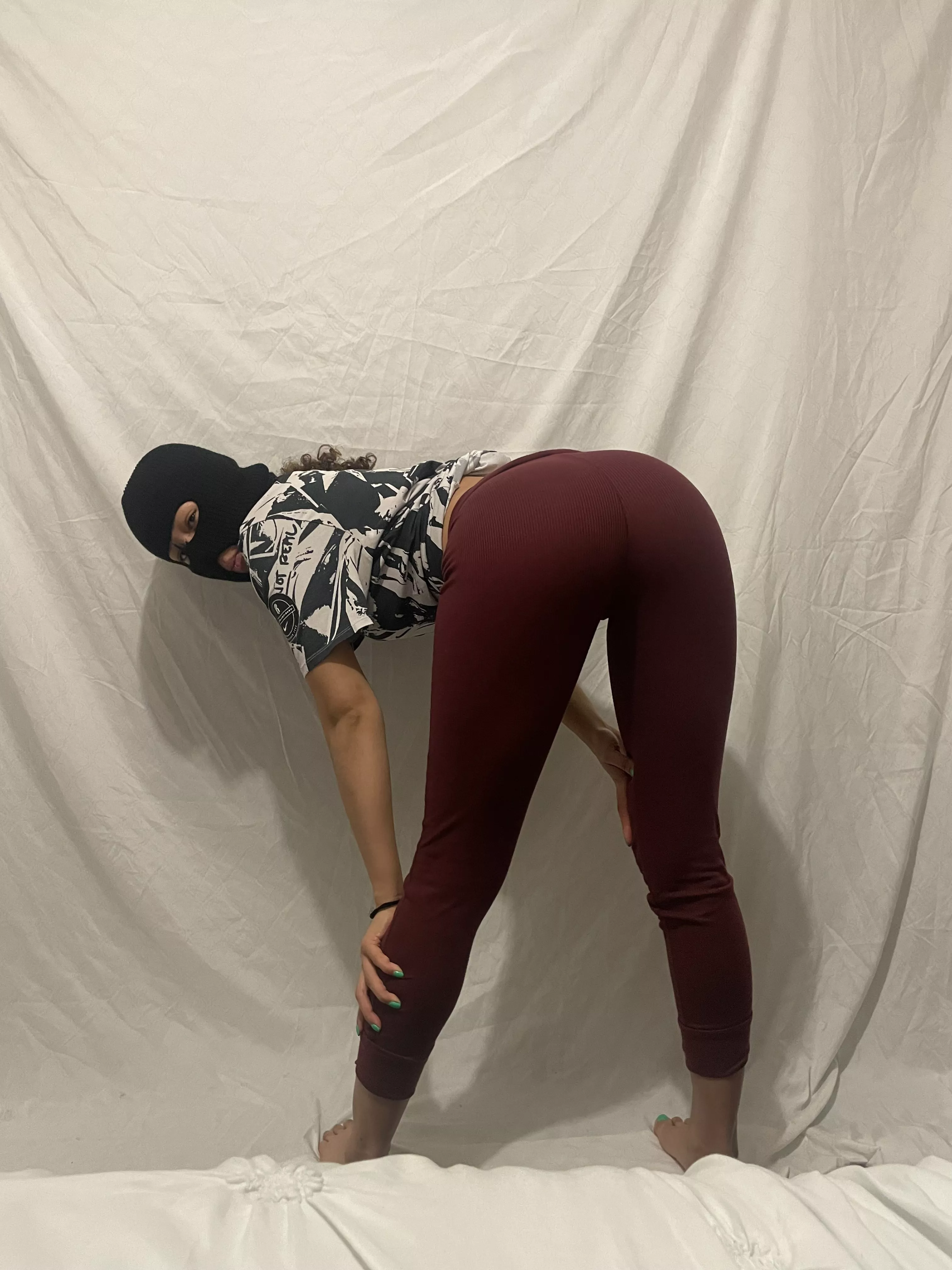 watch me touch my toes