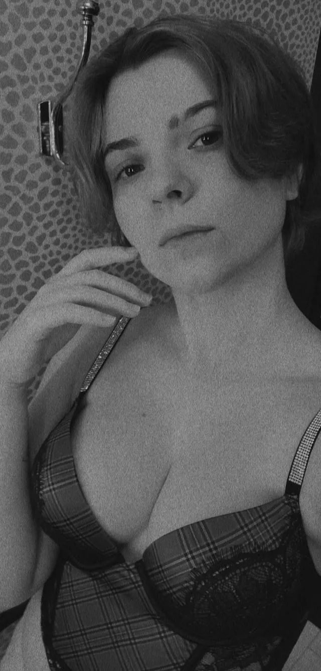 Wish I had someone to wear this top for 🖤