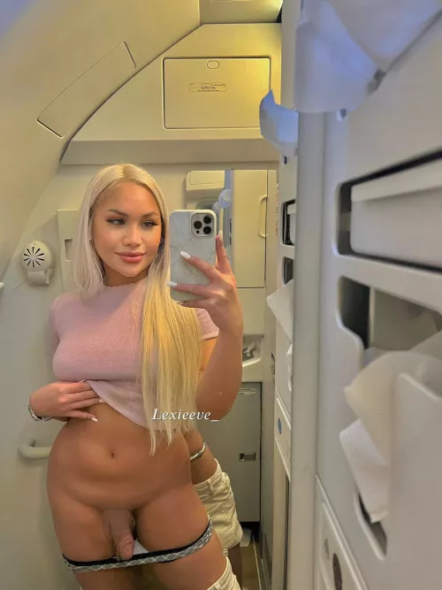 Would you suck me off in the airplane bathroom? 😏👅