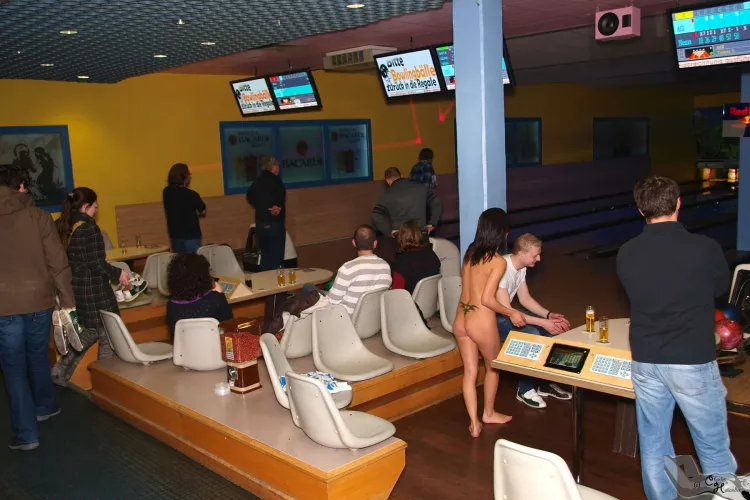 Agnes - still Naked Anywhere. II