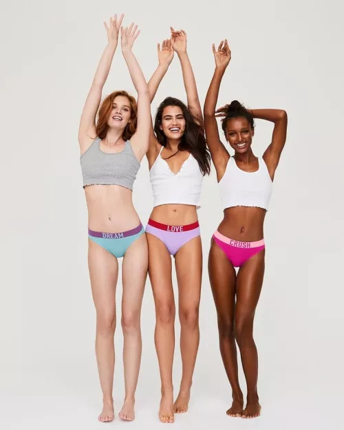 Alexina Graham, Alana Felisberto, and Jasmine Tookes