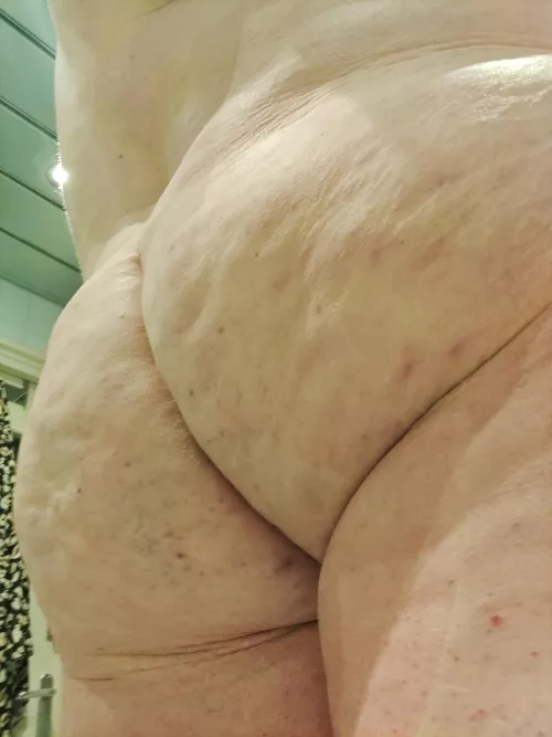 Anyone want some Dutch buns?