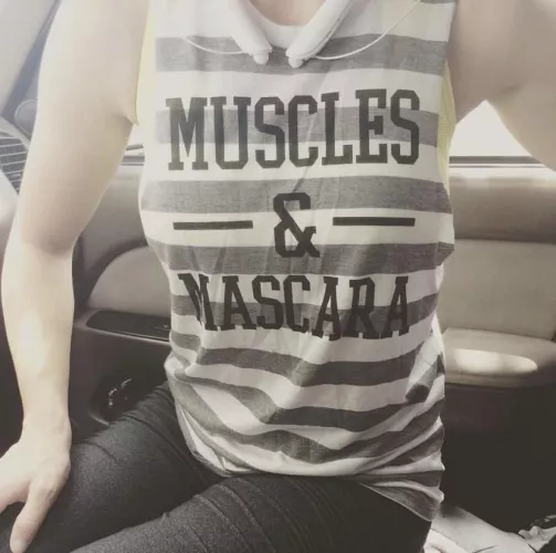 Can’t lie, tired, lonely, and in a teasing mood so here’s one of my favorite shirts and my tits look good :)