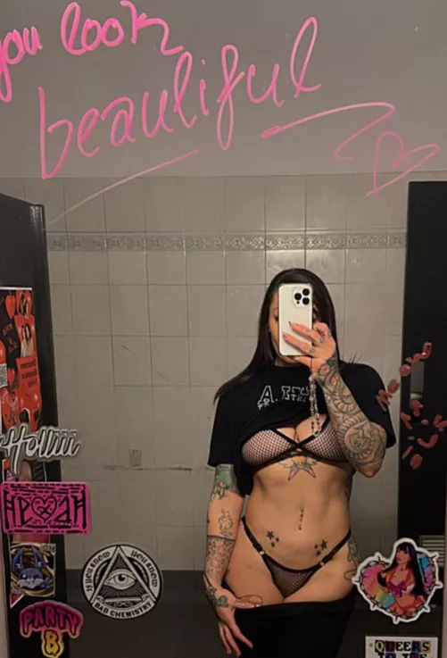 Cheeky bathroom selfie.