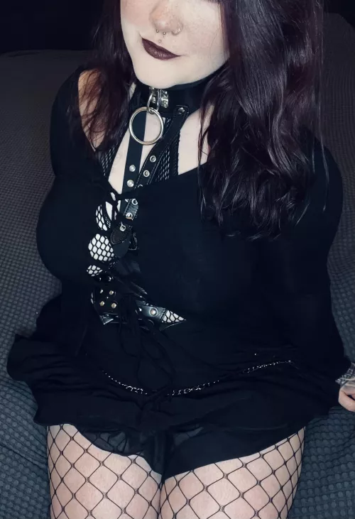 Do you like my outfit?🖤