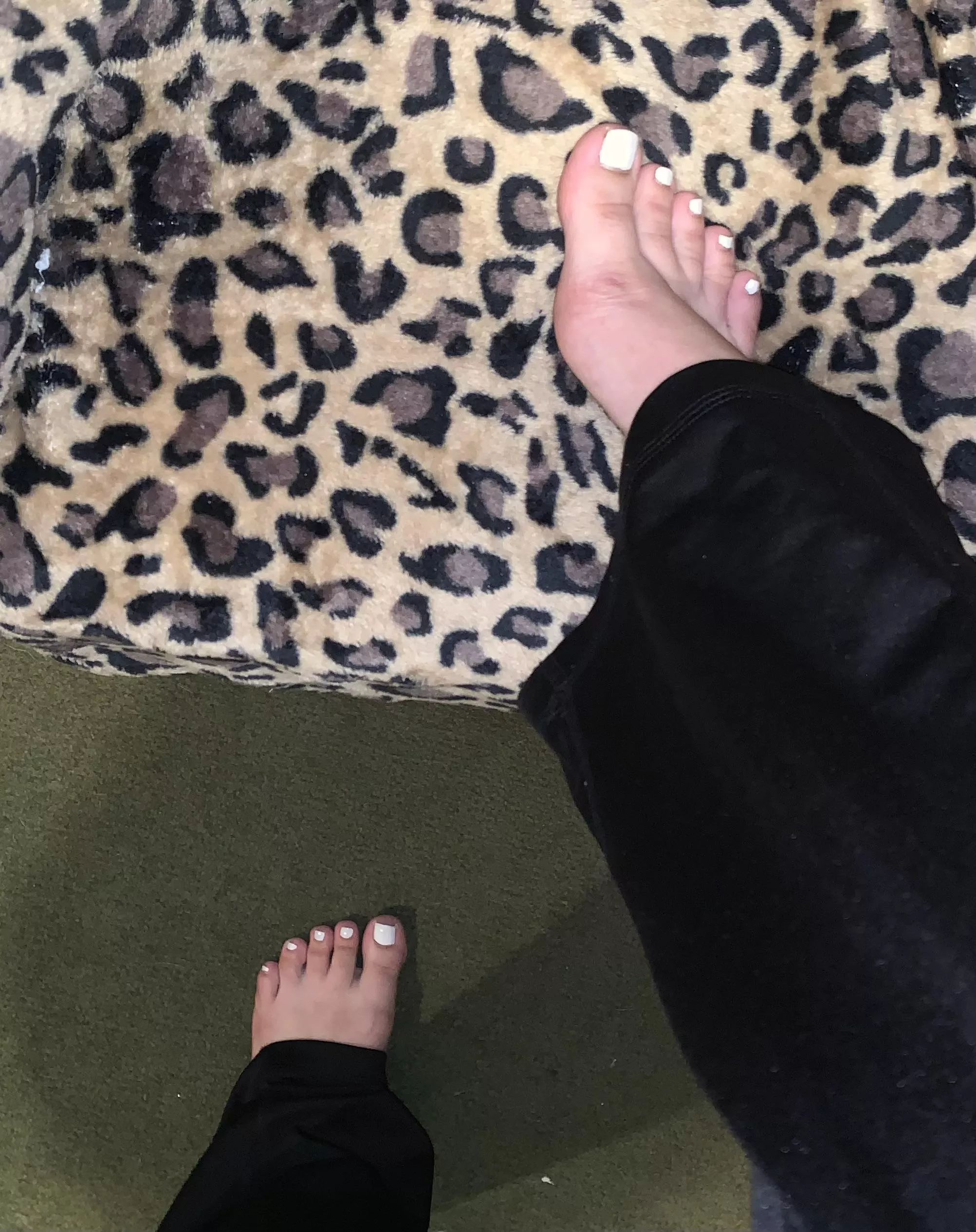 Get under them 😈💅