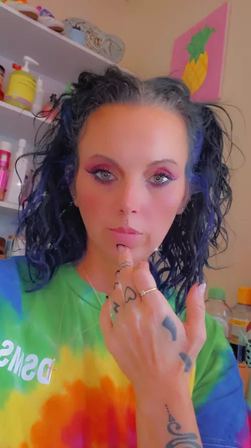 Girls with curls do it better