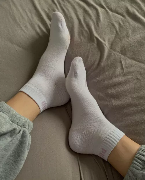 I have a fetish for guys with sock fetish😌