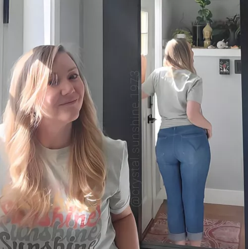 I hope you like my mom jeans! [F49]