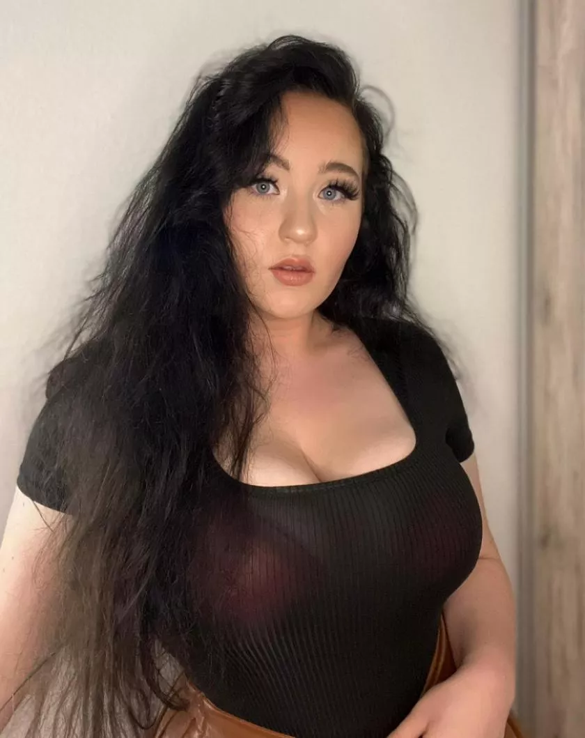 I would look even better in your bed