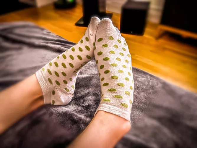 Is there someone who can help me take off my cute socks?