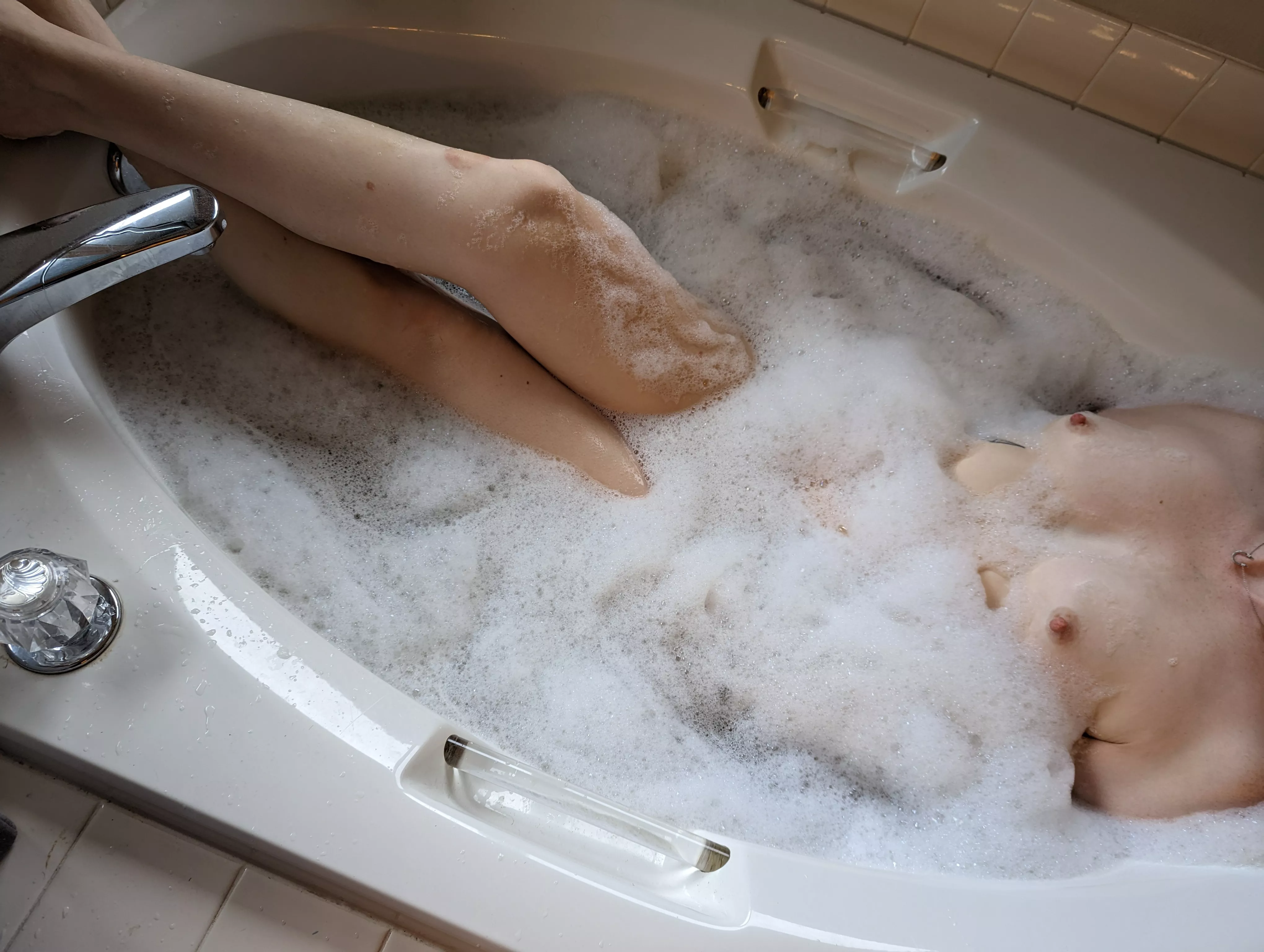 Little boobs and eraser nipples in the bubble bath