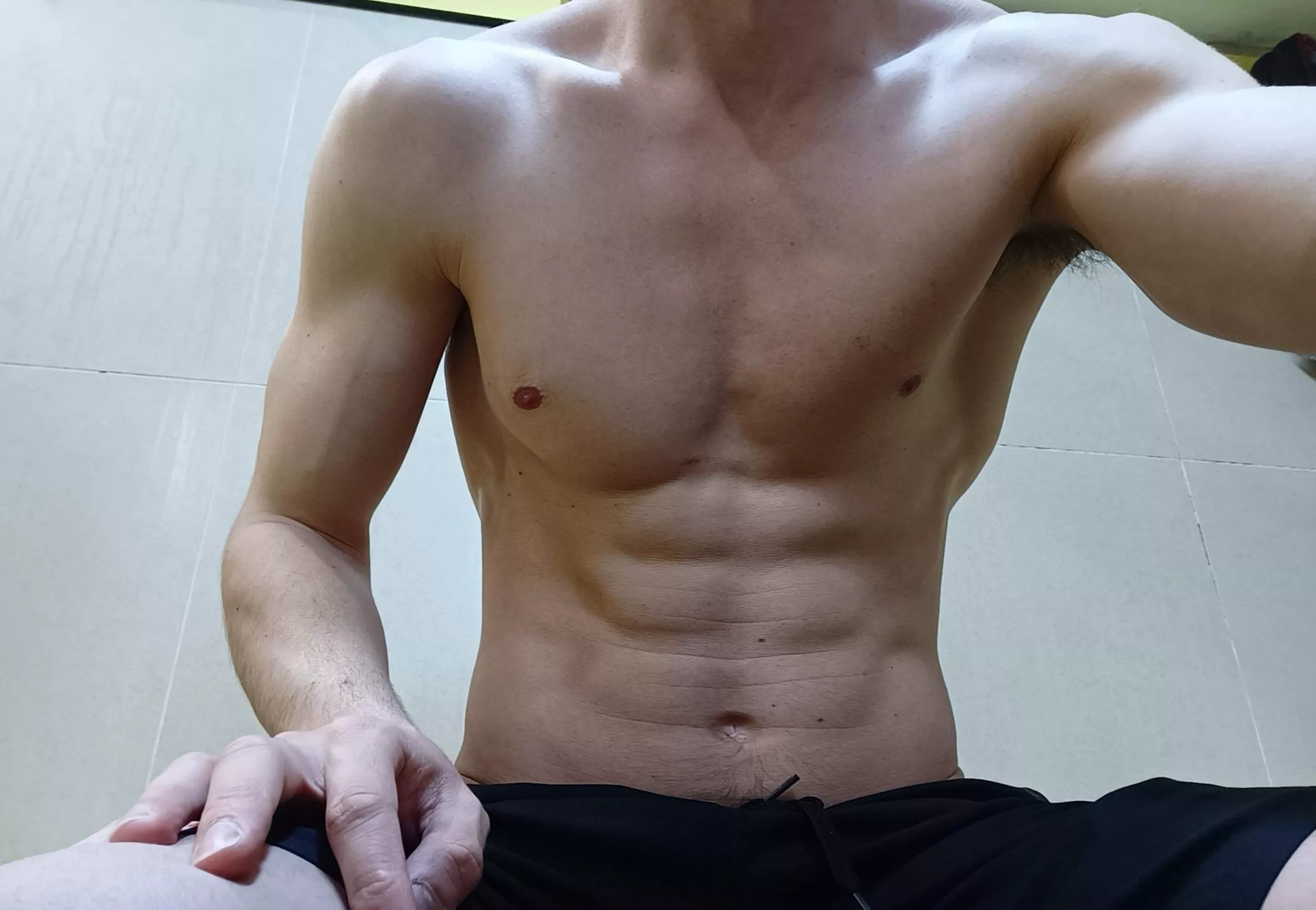 Look at my armpit whild I pull your head closer