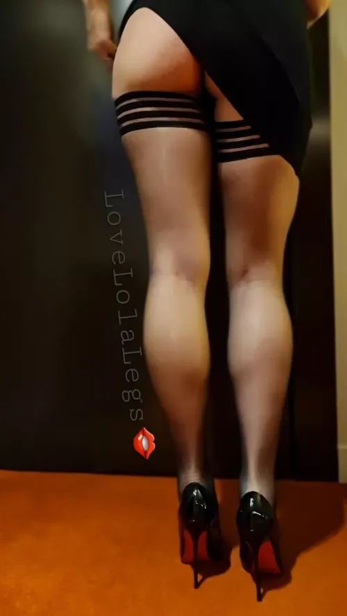 Louboutins, stockings and long legs. Where would you take me? 😘