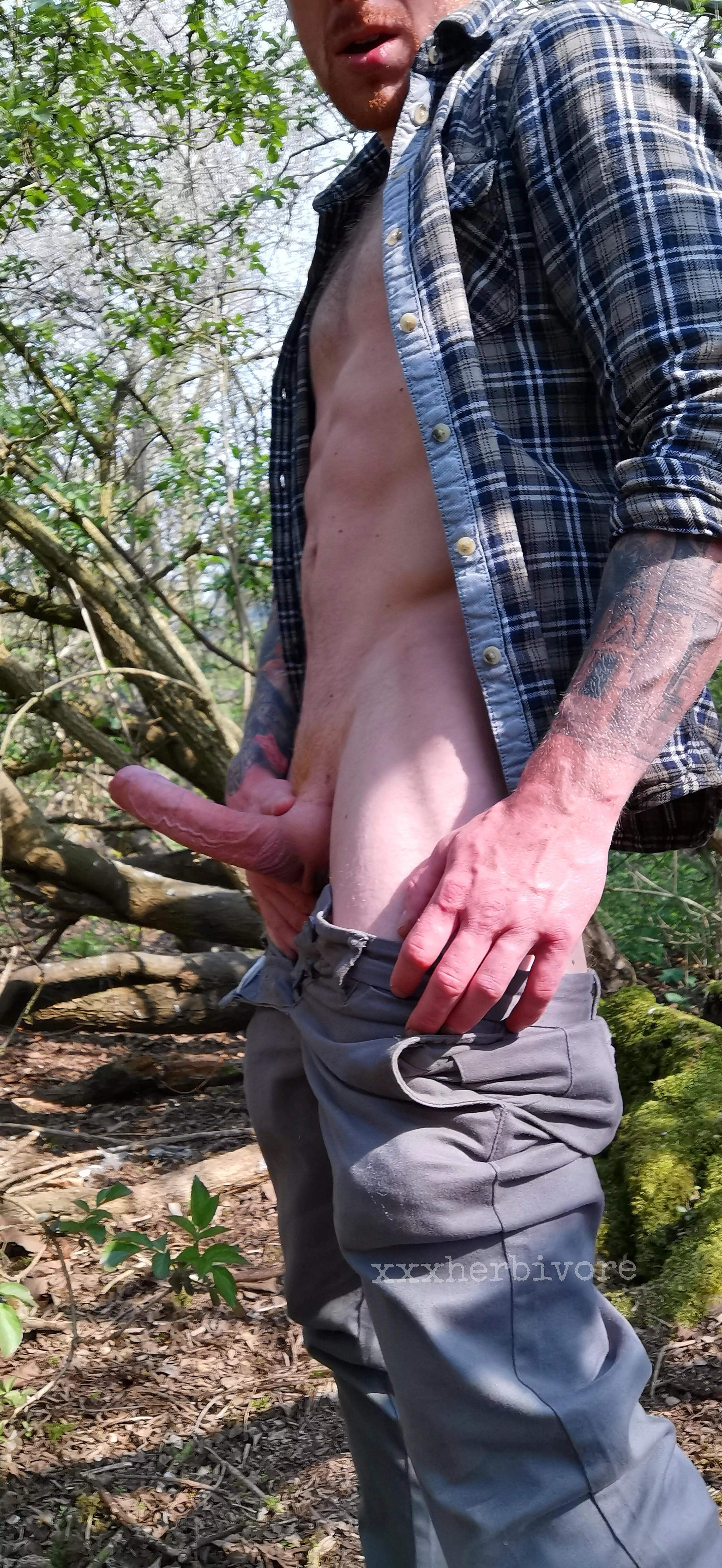 Need a Bro to fuck in the woods [32]