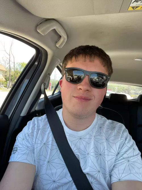 Out here stuck in traffic but enjoying the beautiful Florida weather! Hope yβall are having a wonderful day! π