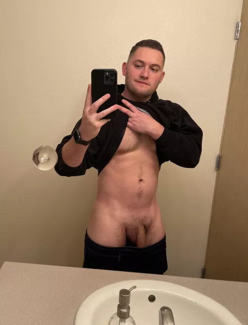 Pre workout selfie [m]30