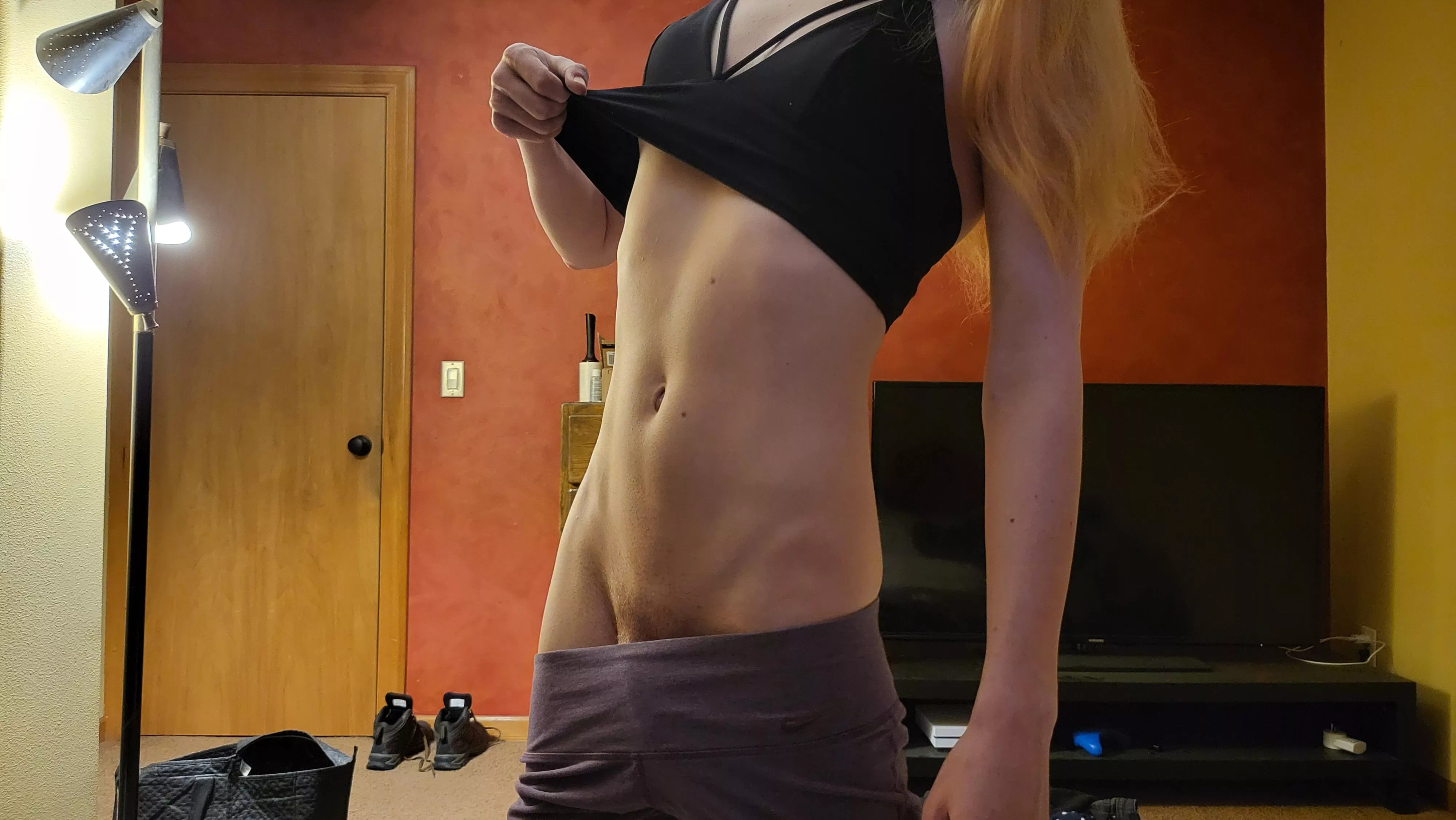 Pre workout tease 😘