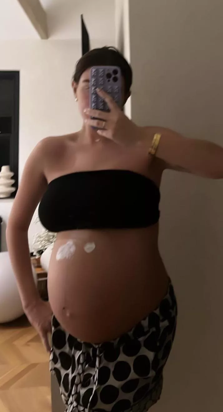 Preggo Sydney May Crouch