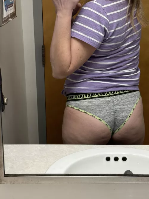 Sexy Brazilians at work!