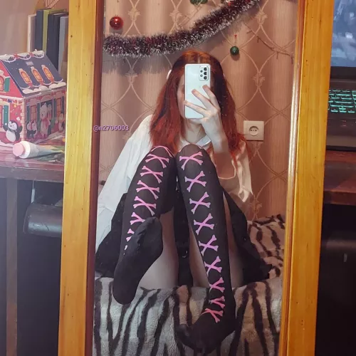 ur rommate who love socks