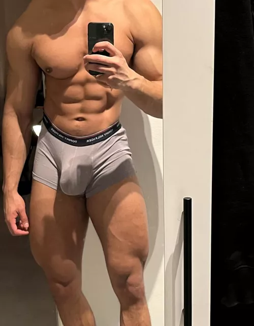 Wanna press your head against my bulge? 😈