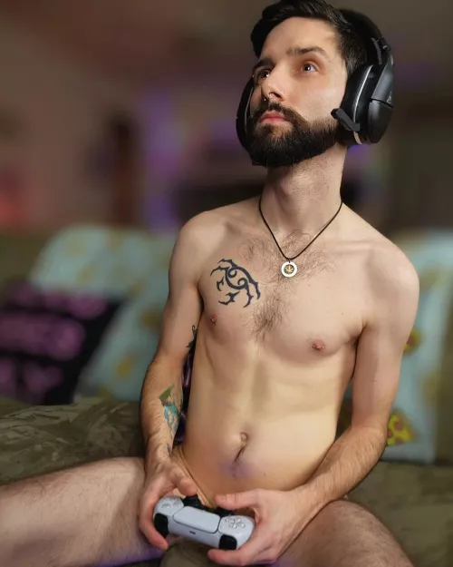 Where's my Gamers at ? 🥵😌😘